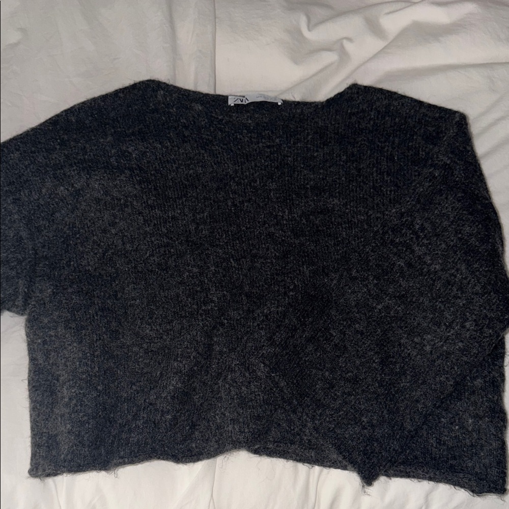 Zara cropped loose fitting sweater